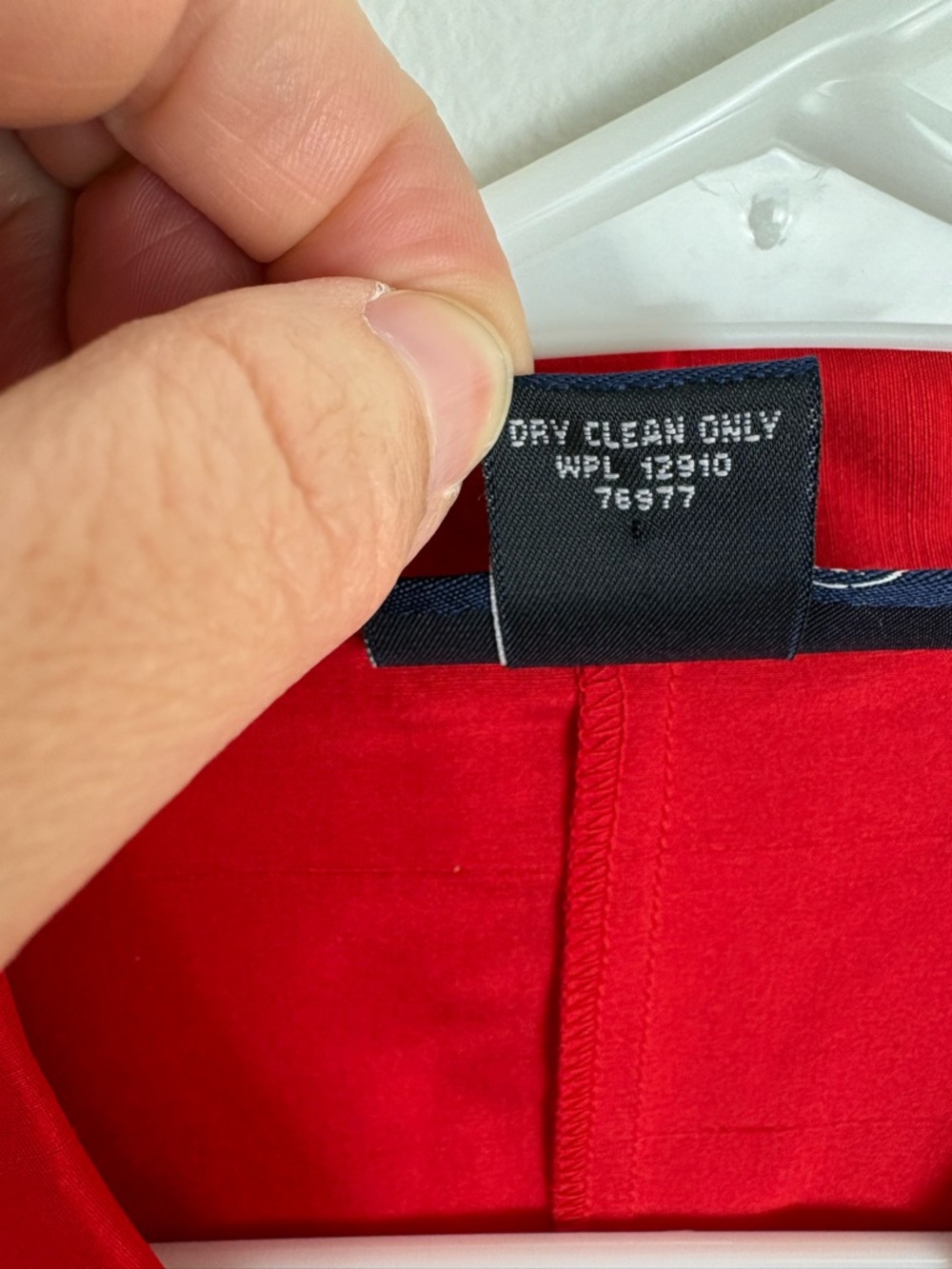 Vintage Venezia Bright Red Button-Front Blouse 100% Silk size 16 in EUC Y2K - Picture 3 of 6